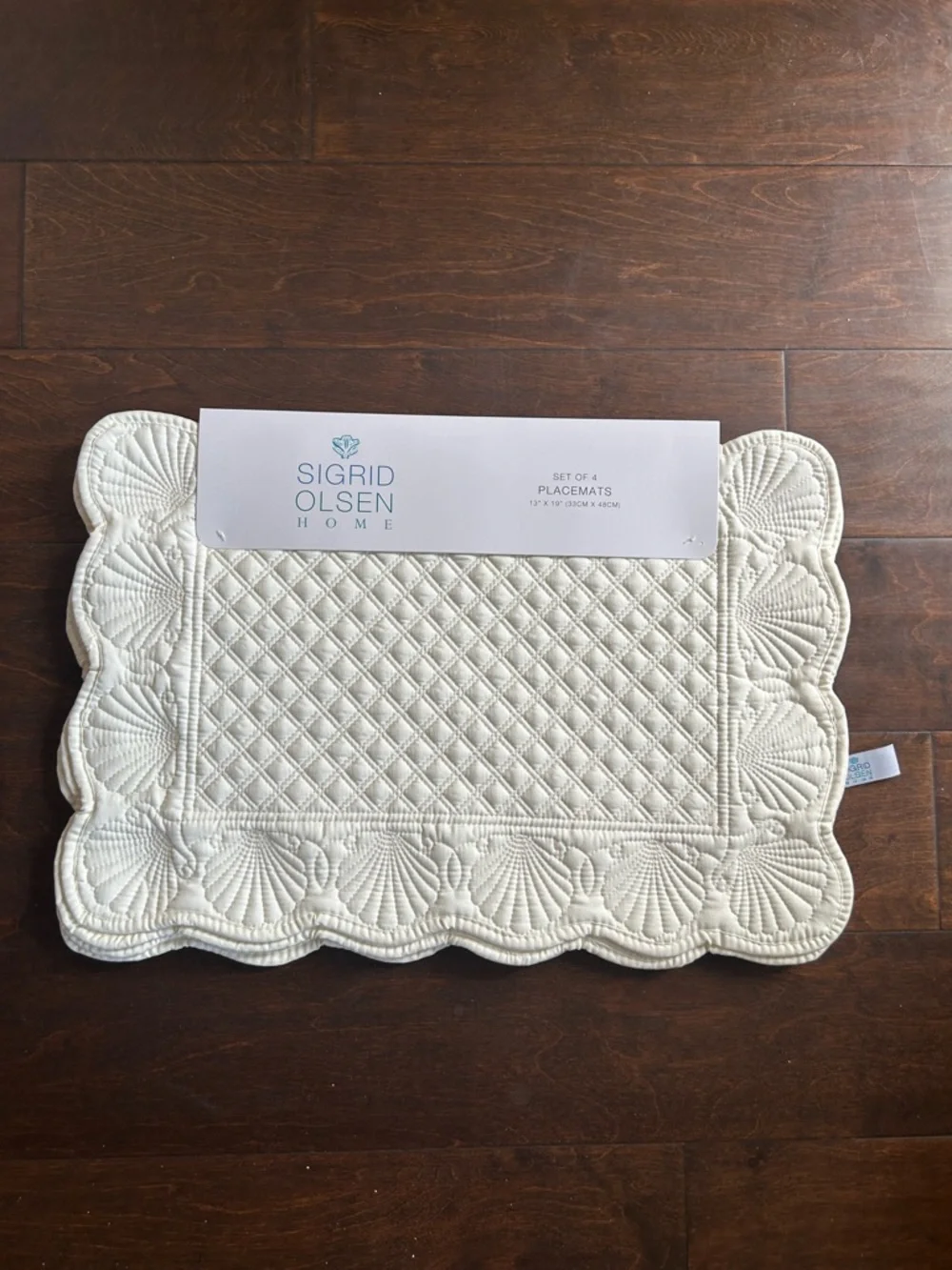 Sigrid Olsen 4 Scalloped Edged Seashells Quilted Placemats New Off White New